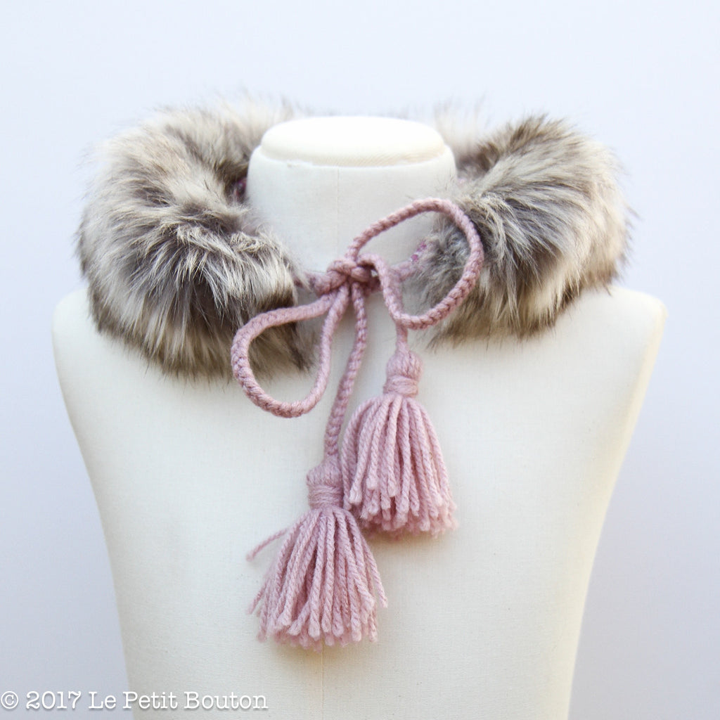 W20 Luxe Faux Fur Pom Pom Scarves - Dusty pink – Le Petit Bouton